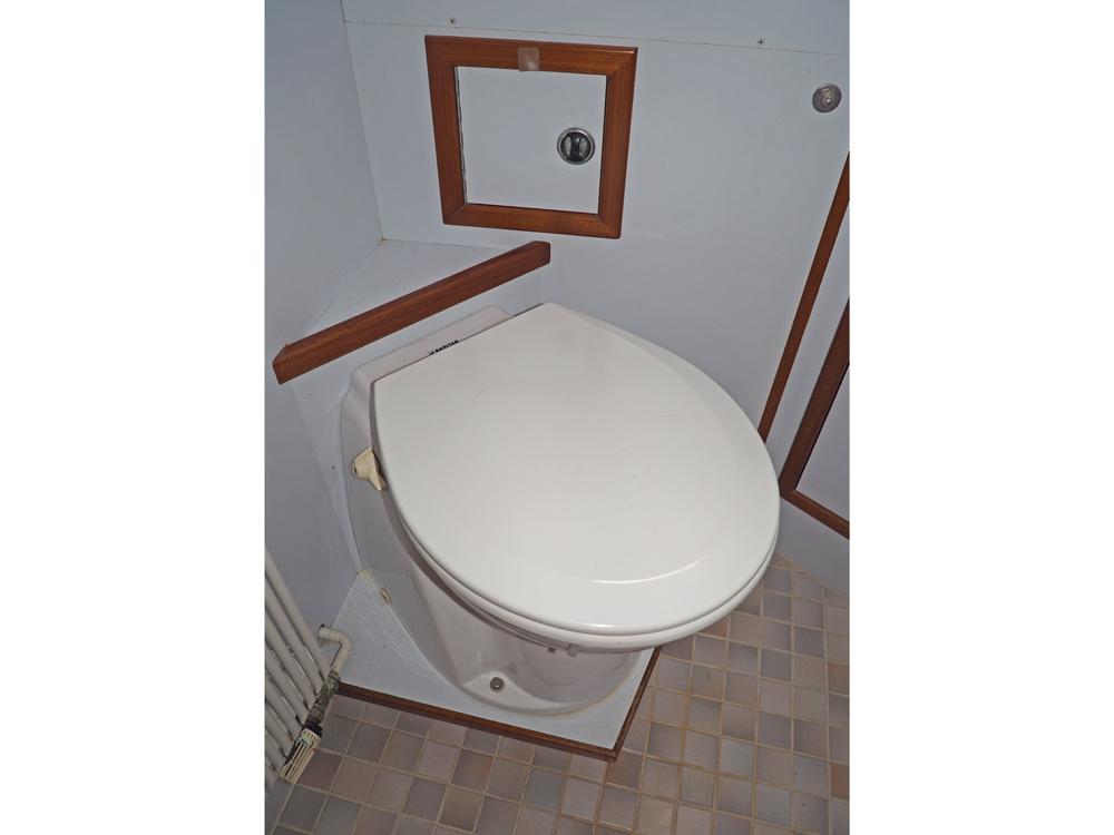 Aft cabin, Accommodation